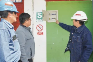 ELECTROCENTRO: Inspecciona instalaciones eléctricas en II.EE. para garantizar seguridad y eficiencia