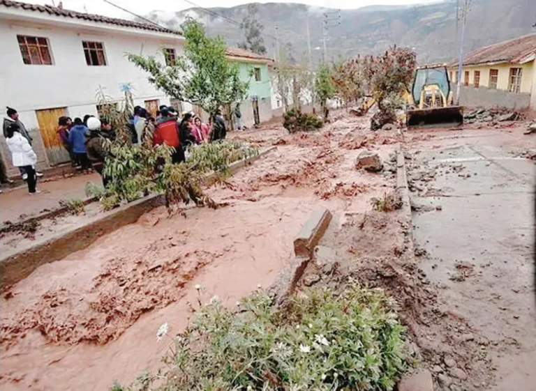 HUANCAVELICA EN RIESGO: MÁS DE 400 DISTRITOS DE LA SIERRA EN PELIGRO POR PRECIPITACIONES