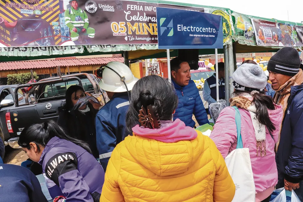 ELECTROCENTRO: EN FERIA “UNIDOS POR LA MINERÍA EN PASCO”