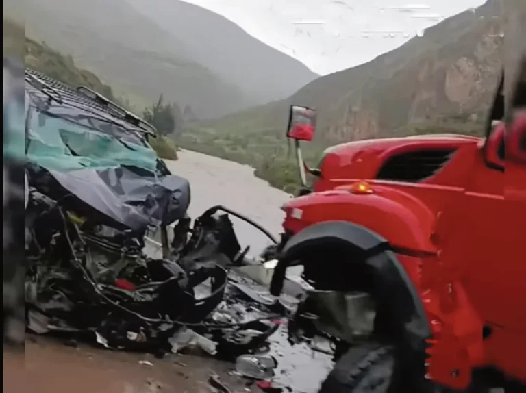 CHOCAN CAMIONETA Y TRAILER: CUATRO HERIDOS EN LA CARRETERA LA CENTRAL