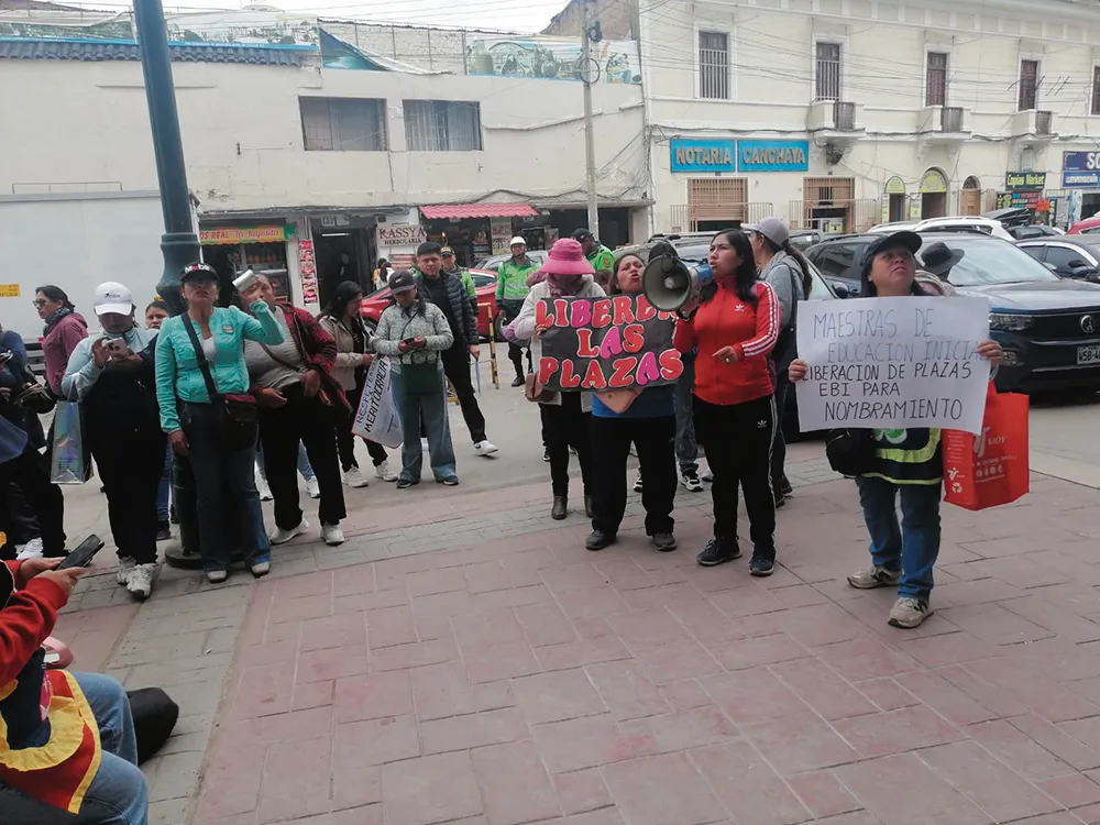 DOCENTES GANADORES DE CONCURSO: “QUEREMOS SOLUCIÓN…EXIGIMOS NOMBRAMIENTO POR ESTAR APROBADOS”