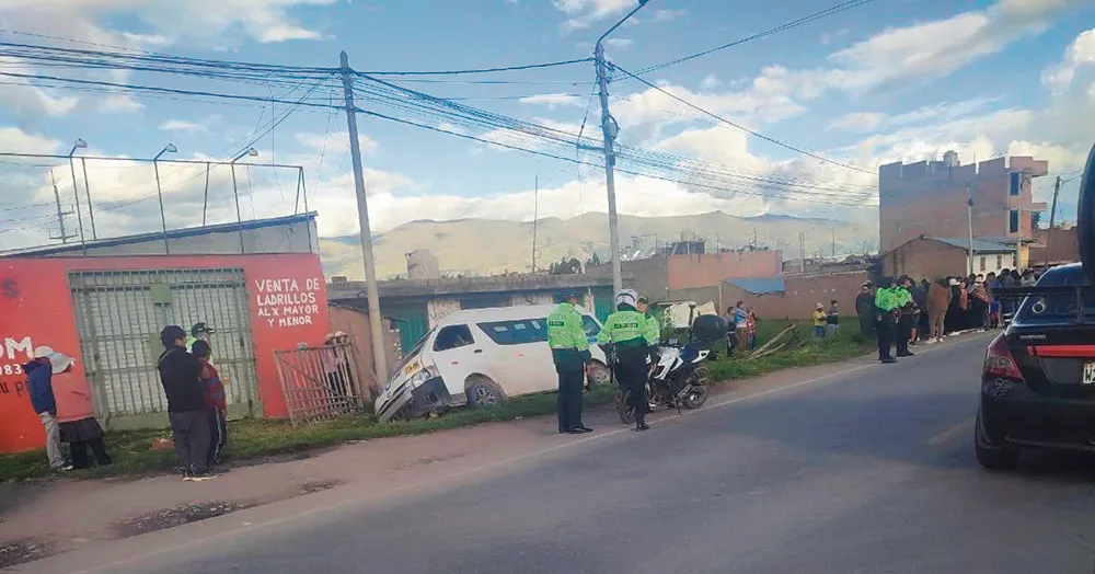 EN LA CARRETERA CENTRAL: NIÑO MUERE Y SU MADRE GRAVE, OTROS PASAJEROS HERIDOS