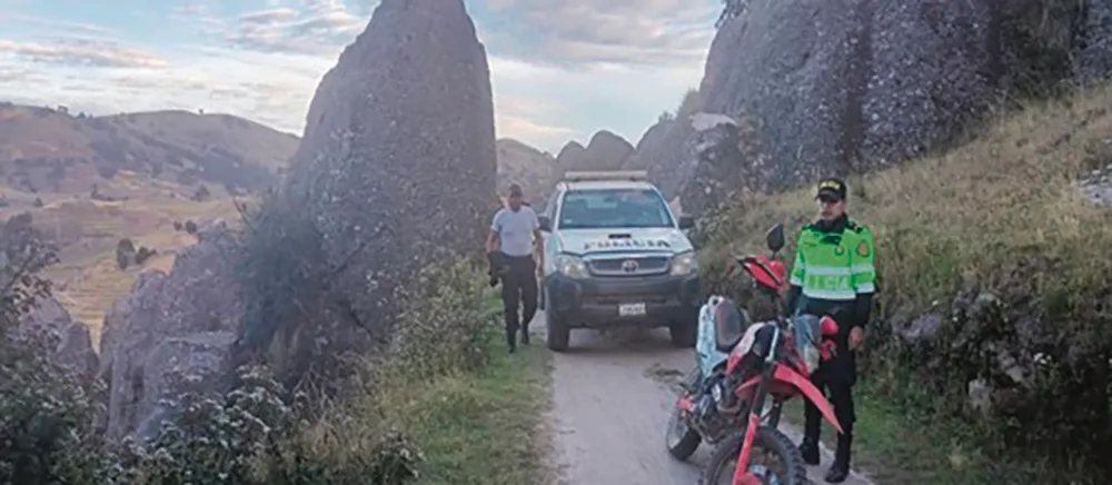 PAUCARÁ: PNP HALLA MOTOCICLETA EN ESTADO DE ABANDONO