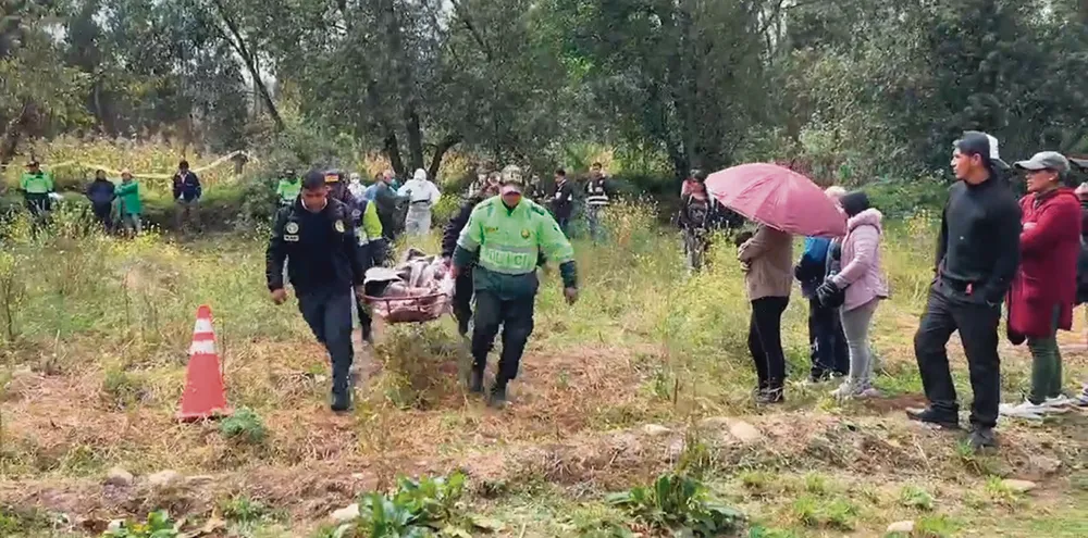 ¡BRUTAL ASESINATO!: CADÁVER DE LUCÍA APARECE A 10 METROS DE SU CASA