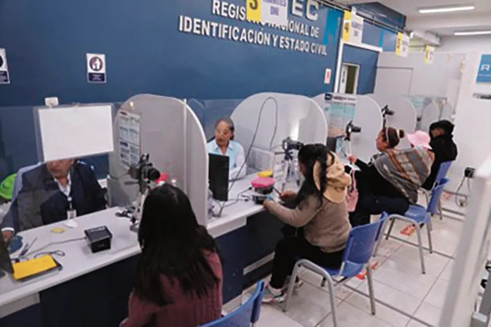 HOY FERIADO: RENIEC CONTINÚA ENTREGANDO DNI
