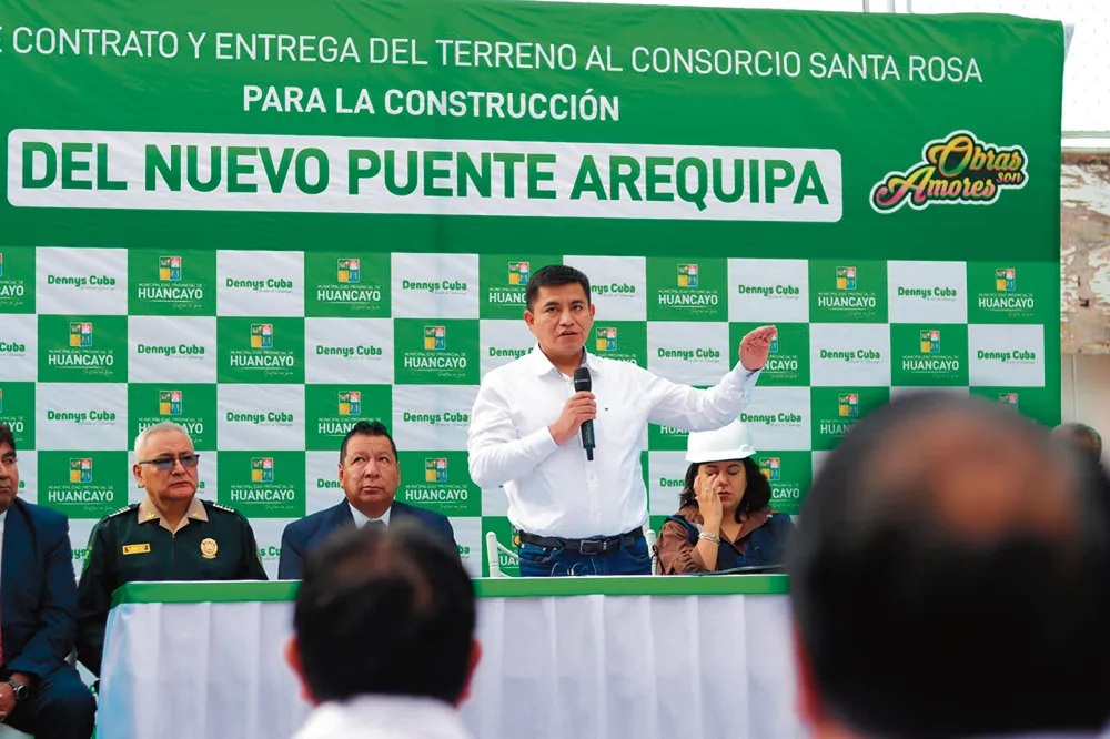 ALCALDE ASEGURA: “VIVO O MUERTO PUENTE AREQUIPA ENTREGARÁ ANTES DE ACABAR CON SU GESTIÓN”