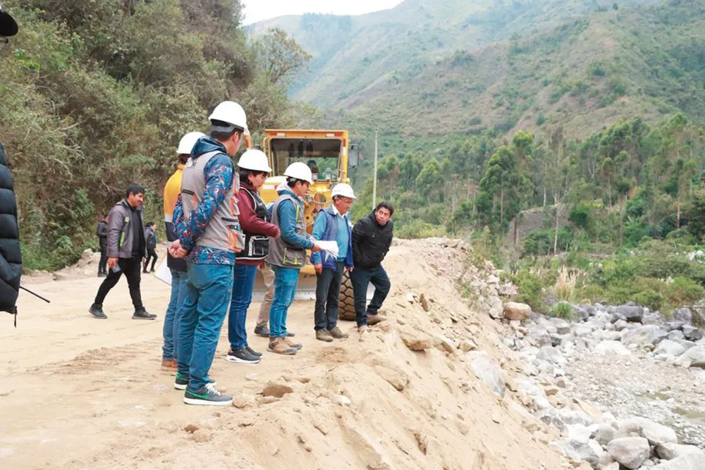 EN FORMA INOPINADA: INSPECCIONAN VÍA UCHUMARCA-PASCO