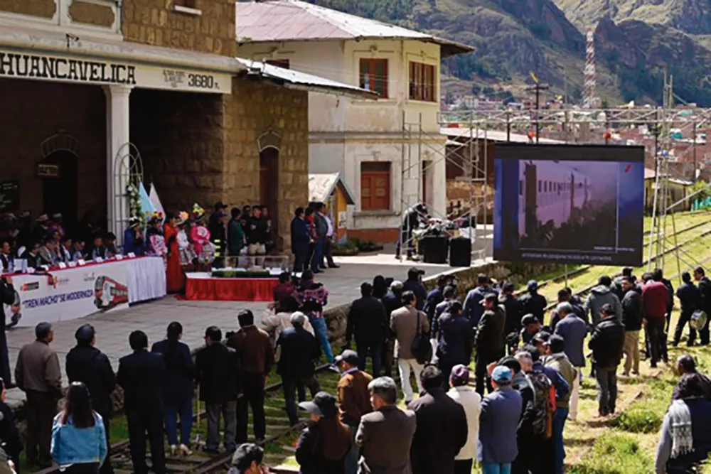 HUANCAVELICA: CALLAN A CIUDADANO POR PROTESTAR CONTRA ALCALDE
