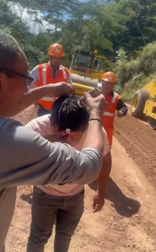 EN VILLA RICA: POR NO RESPETAR AVISO SE VAN A LAS MANOS