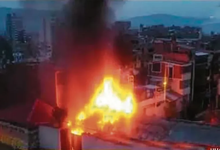 EN SECTOR DE OCOPILLA: SERENOS Y VECINOS CONTROLAN INCENDIO EN VIVIENDA