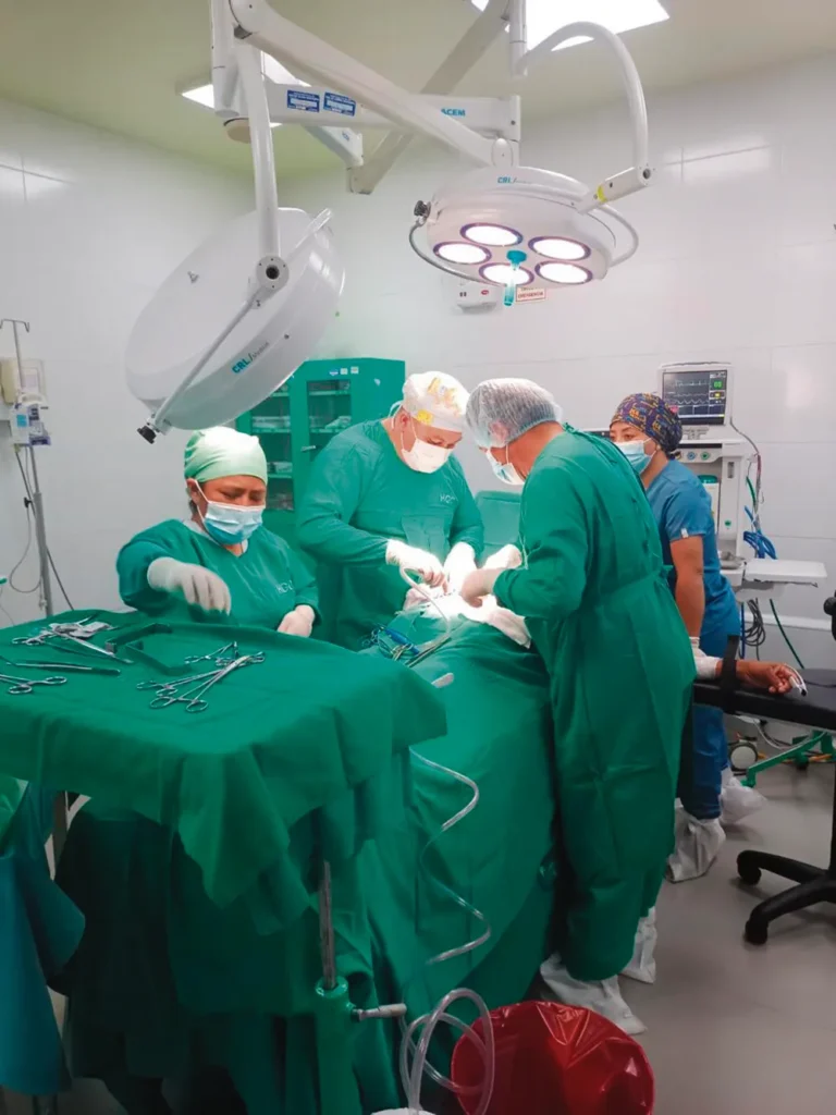 OXAPAMPA: REALIZAN PRIMERA CIRUGÍA PROSTÁTICA