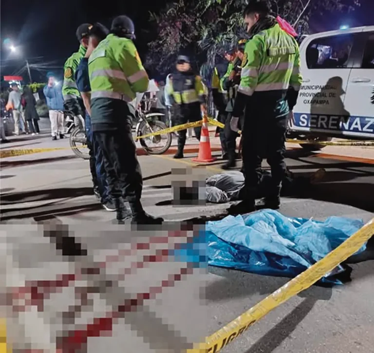 OXAPAMPA: MOTOCICLISTA MUERE AL CHOCAR CONTRA BUS