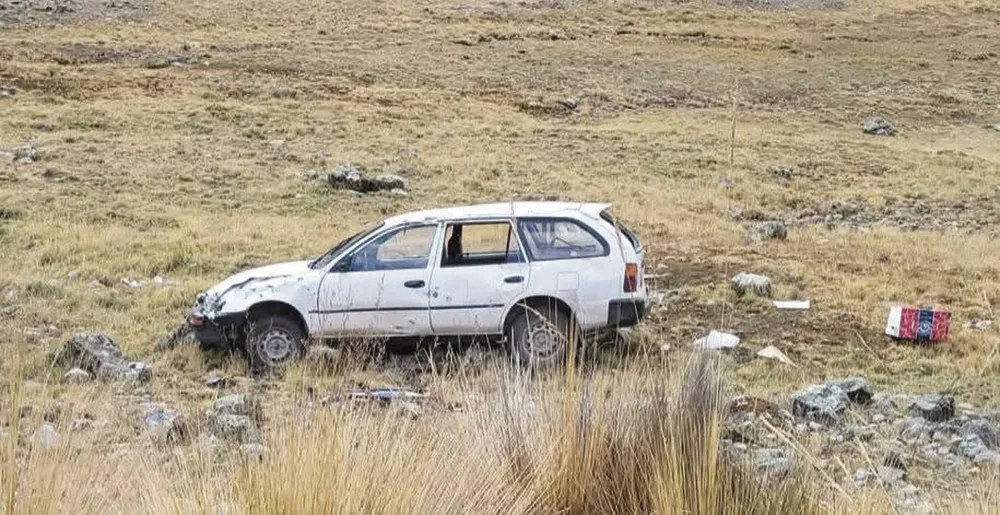 ANGARAES: ACCIDENTE EN LA VÍA SECCLLA-LIRCAY DEJA CINCO HERIDOS
