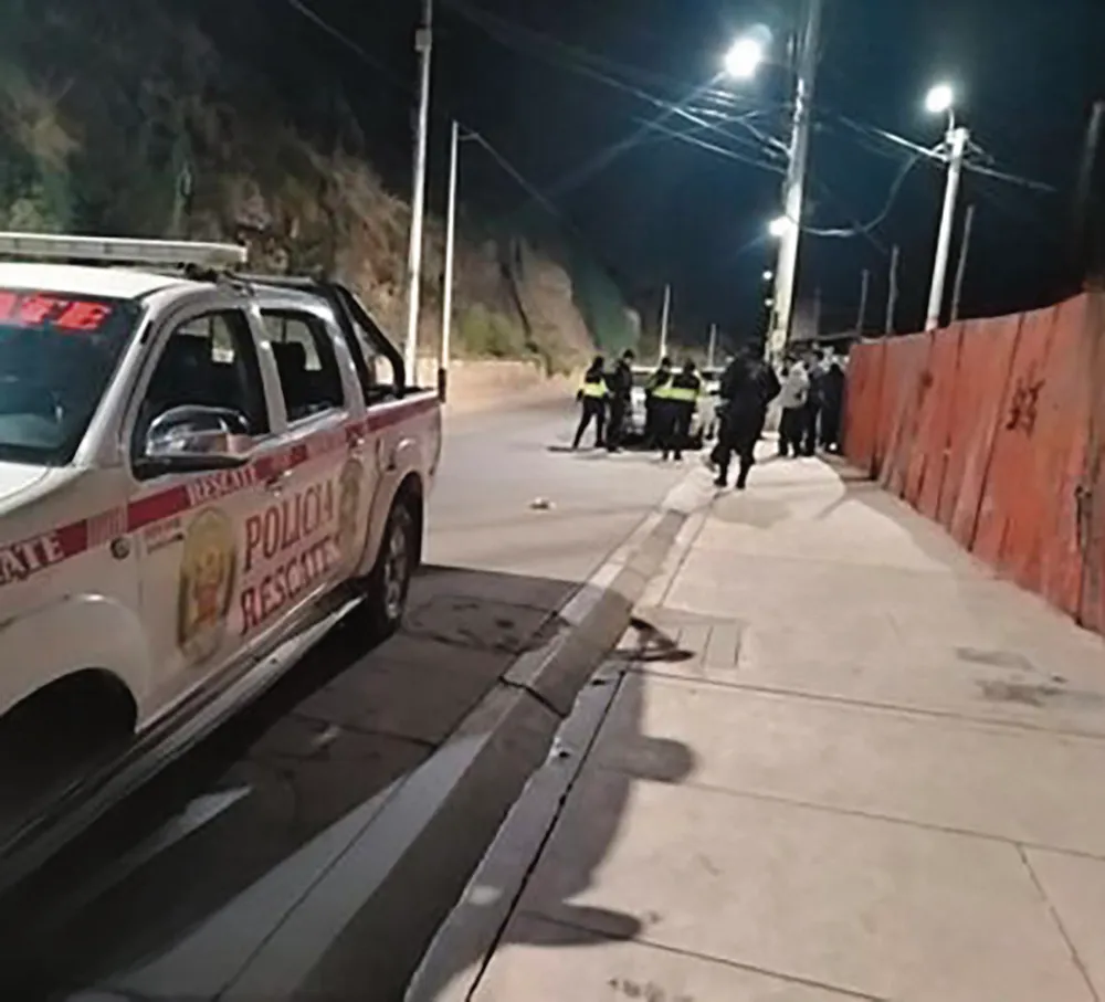 HUANCAVELICA: PNP EVITA SUICIDIO DE VARÓN EN CRUZ DE PATA