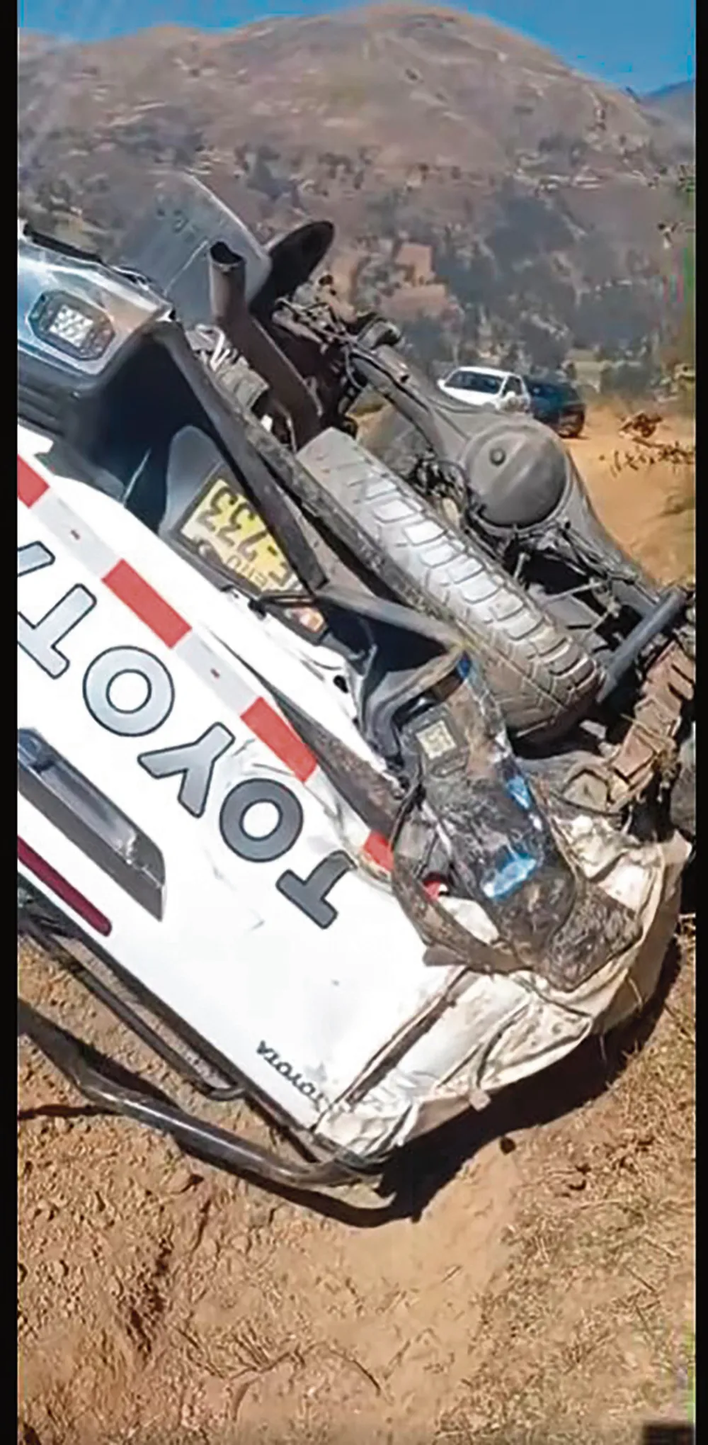 VÍA PAMPAS-HUANCAYO: ACCIDENTE DEJA HERIDO A CONDUCTOR DE CAMIONETA