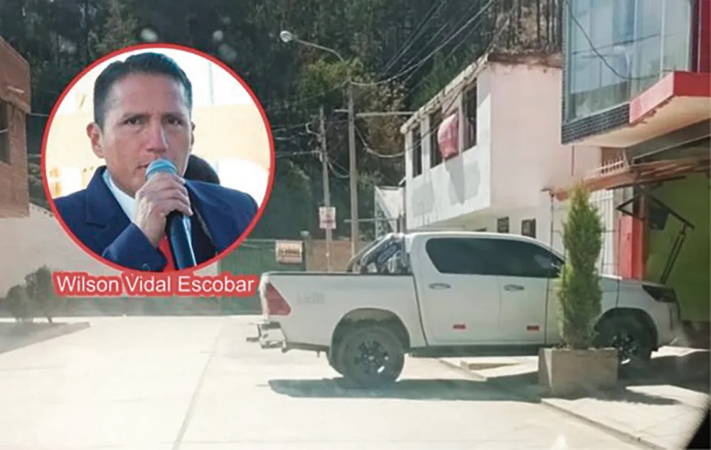 QUEJAS REITERADAS: ALCALDE HACE USO DEL VEHÍCULO MUNICIPAL “COMO SI FUERA SUYO”