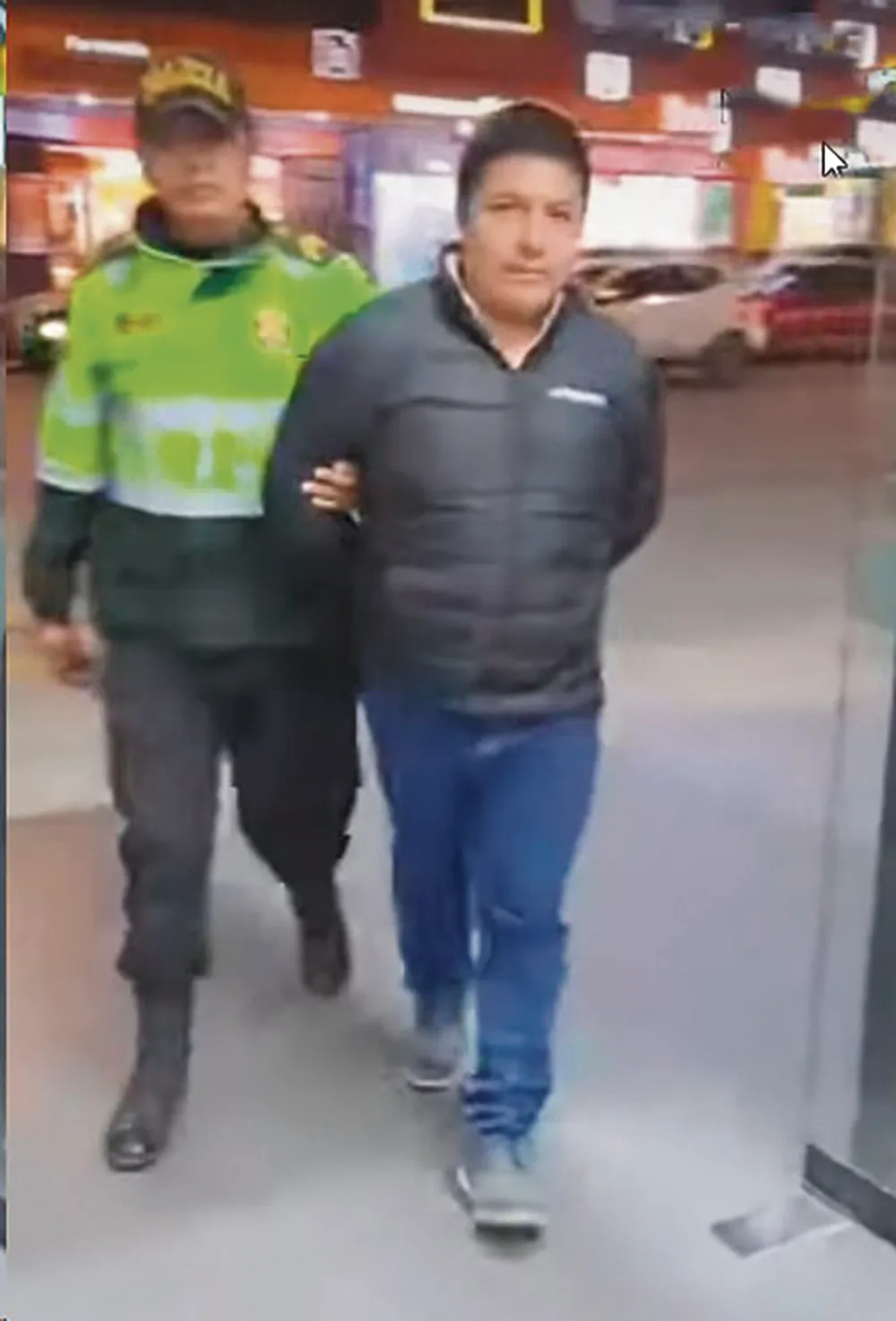 PRECANDIDATO: ES DETENIDO POR MANEJAR EN ESTADO DE EBRIEDAD
