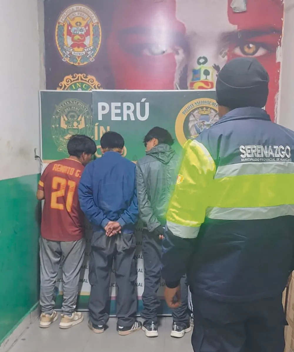 SON DETENIDOS CUATRO: DELINCUENTES ASALTAN PAREJA CERCA DE LA MEDIANOCHE
