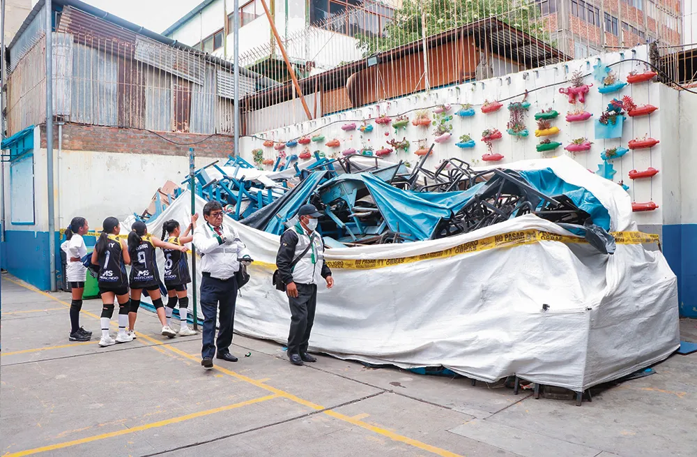 BROMATOLOGÍA DE LA MPH: DETECTA EXCRETAS DE ROEDOR EN EL PATIO DE I.E. “SANTA MARÍA REYNA”