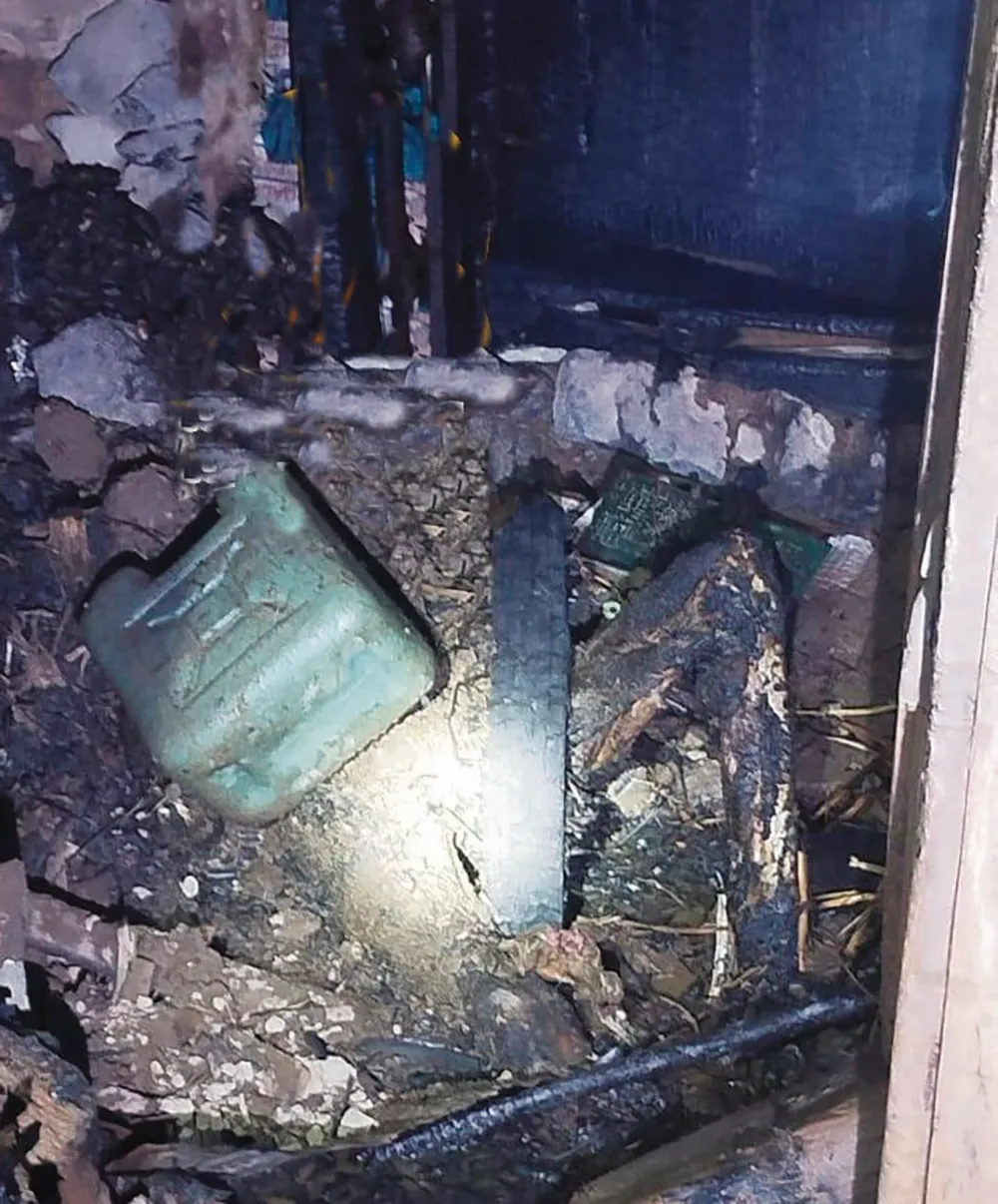 EN DANIEL A. CARRIÓN: MUERE AL INTERIOR DE SU VIVIENDA EN INCENDIO