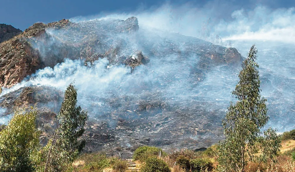 TICLACAYÁN: INCENDIO FORESTAL PONE EN PELIGRO MALAUCHACA
