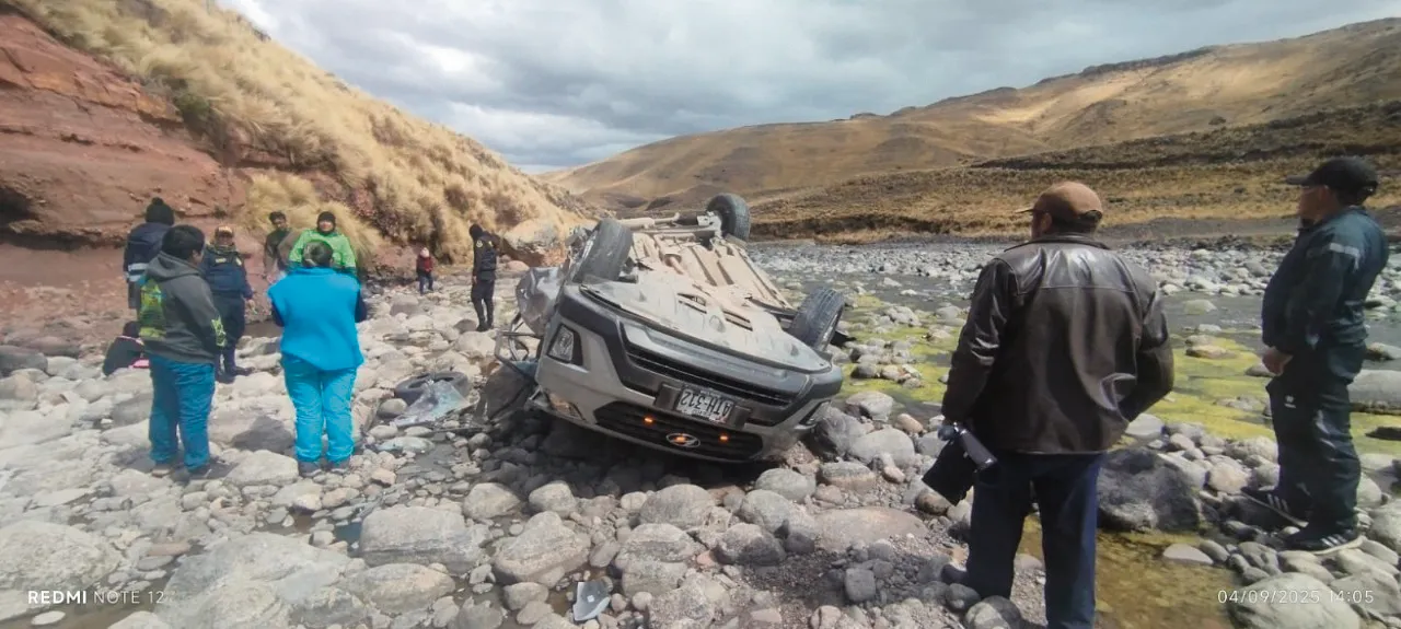 EN CARRETERA RUMICHACA: AUTOMÓVIL VUELCA Y DEJA UN MUERTO
