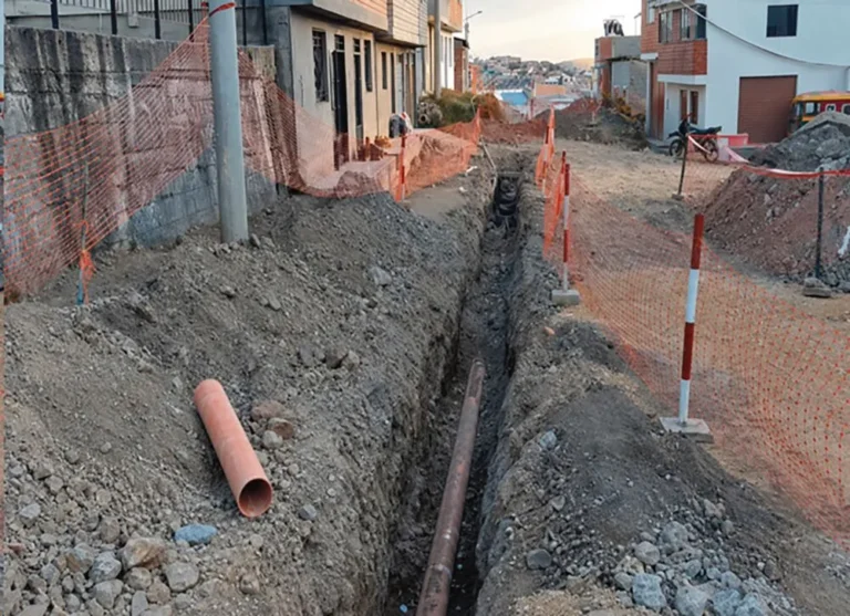 COLUMNA PASCO: SIN AGUA UNA SEMANA POR ROTURA DE TUBERÍAS