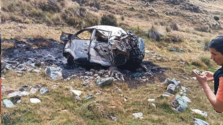 VÍA CHURCAMPA-PAMPAS: ACCIDENTE DEJA 02 PERSONAS MUERTAS