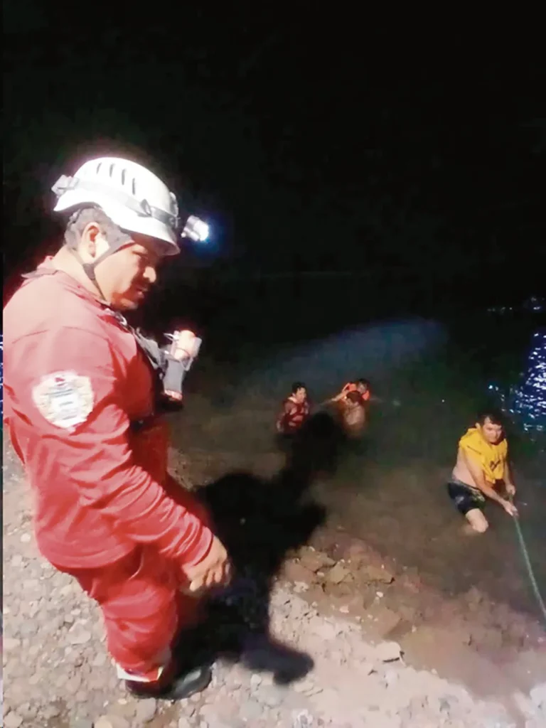TRÁGICO PASEO: JOVEN MOTOCICLISTA FALLECE AHOGADO EN EL RÍO MAYOCC