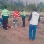 POR INTENTAR RESCATAR MASCOTA: DOS HERMANITAS CAEN A UNA POZA Y FALLECE UNA DE ELLOS