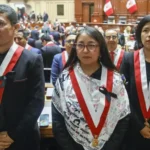 BANCADA AHORA NACIÓN REALIZA PROTESTA SIMBÓLICA DURANTE JURAMENTACIÓN DE KEIKO FUJIMORI