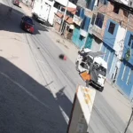 CRUZANDO LA PISTA: COMERCIANTE DE 73 AÑOS MUERE TRAS SER ATROPELLADA POR COMBI
