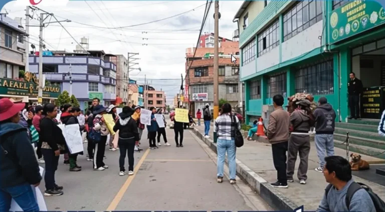 COMO PROTESTA: PADRES NO ENVIARÁN A SUS HIJOS AL COLEGIO SANTA ISABEL