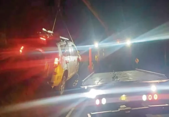 VOLCADURA EN CARRETERA CENTRAL: CINCO MIEMBROS DE UNA FAMILIA SALVAN DE MORIR