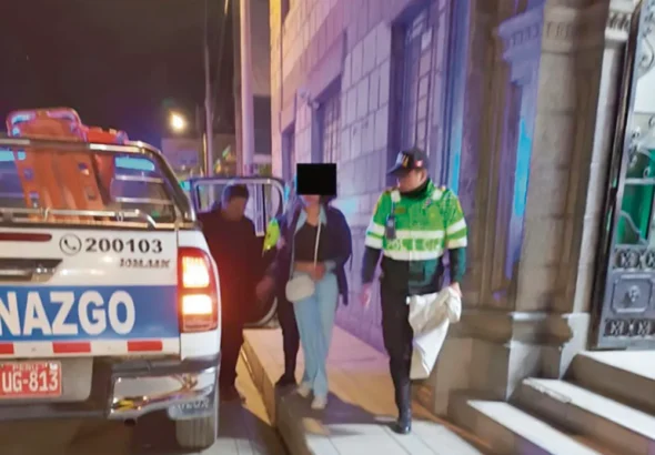 INTERVIENEN A MUJER: POR ESCALAR PARED E INTENTAR ACUCHILLAR A SU EXPAREJA