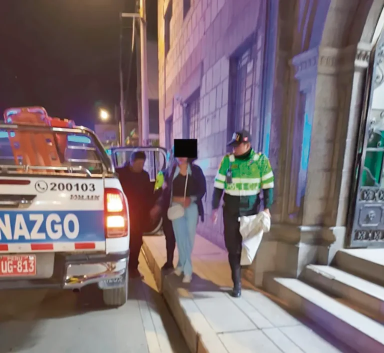 INTERVIENEN A MUJER: POR ESCALAR PARED E INTENTAR ACUCHILLAR A SU EXPAREJA