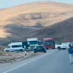 CHOQUE TRÁILER Y AUTOMÓVIL: GENERA CONGESTIÓN EN VÍA LA OROYA–TARMA