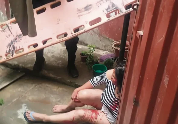 MUJER CAE DEL SEGUNDO PISO: FUE AUXILIADA POR SERENOS DE CHILCA