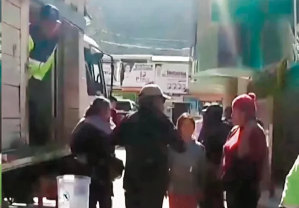 TCLACAYÁN: COMUNA TRATÓ EN CAMIÓN DE BASURA TRASLADAR NIÑOS