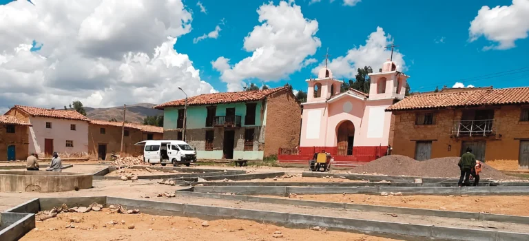 AGRICULTOR EBRIO: CON HACHA ATACA A CONVIVIENTE Y LUEGO ATENTA CONTRA SU VIDA