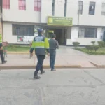 POR CELOS ENFERMISOS: SUJETO MALTRATA A ESPOSA Y POLICÍAS TUVIERON QUE INTERVENIR