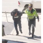 TOCAMIENTOS INDEBIDOS: POLICÍAS DETIENEN A CONDUCTOR DE BUS