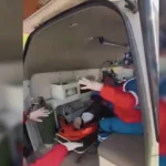 COMERCIANTE DE AJOS: SUFRE GRAVE FRACTURA EXPUESTA TRAS CAER BAJO LAS LLANTAS DE MICROBÚS