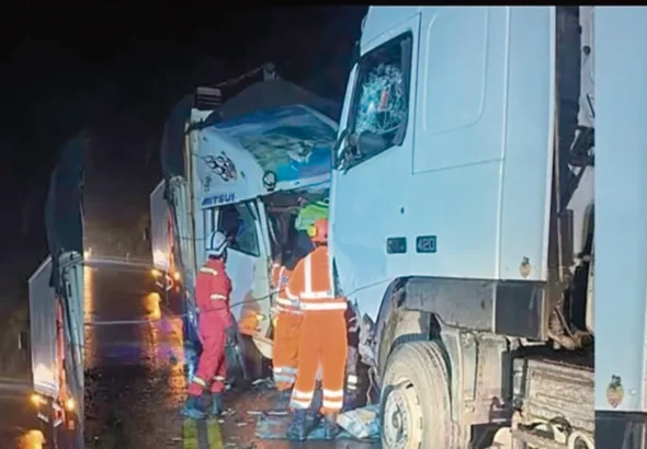 CHOQUE FRONTAL: DEJA UN MUERTO Y DOS HERIDOS GRAVES EN CARRETERA CENTRAL