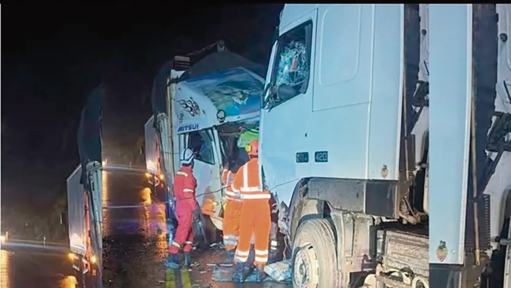 CHOQUE FRONTAL: DEJA UN MUERTO Y DOS HERIDOS GRAVES EN CARRETERA CENTRAL
