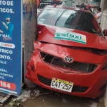 ENTRE TARAPACÁ Y COMUNEROS: AUTO IMPACTA CONTRA UN POSTE