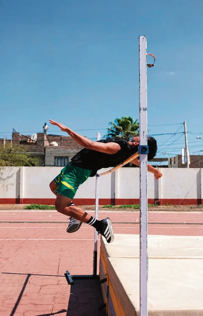 POR LOS JEDPA: ATLETA HUANCAVELICANO CLASIFICA A ETAPA NACIONAL