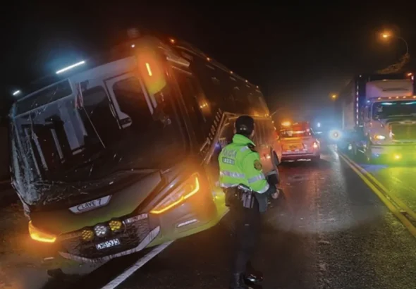 ACCIDENTE DE TRÁNSITO: BUS INTERPROVINCIAL SE DESPISTA EN EL KILÓMETRO 51 EN COCACHACRA