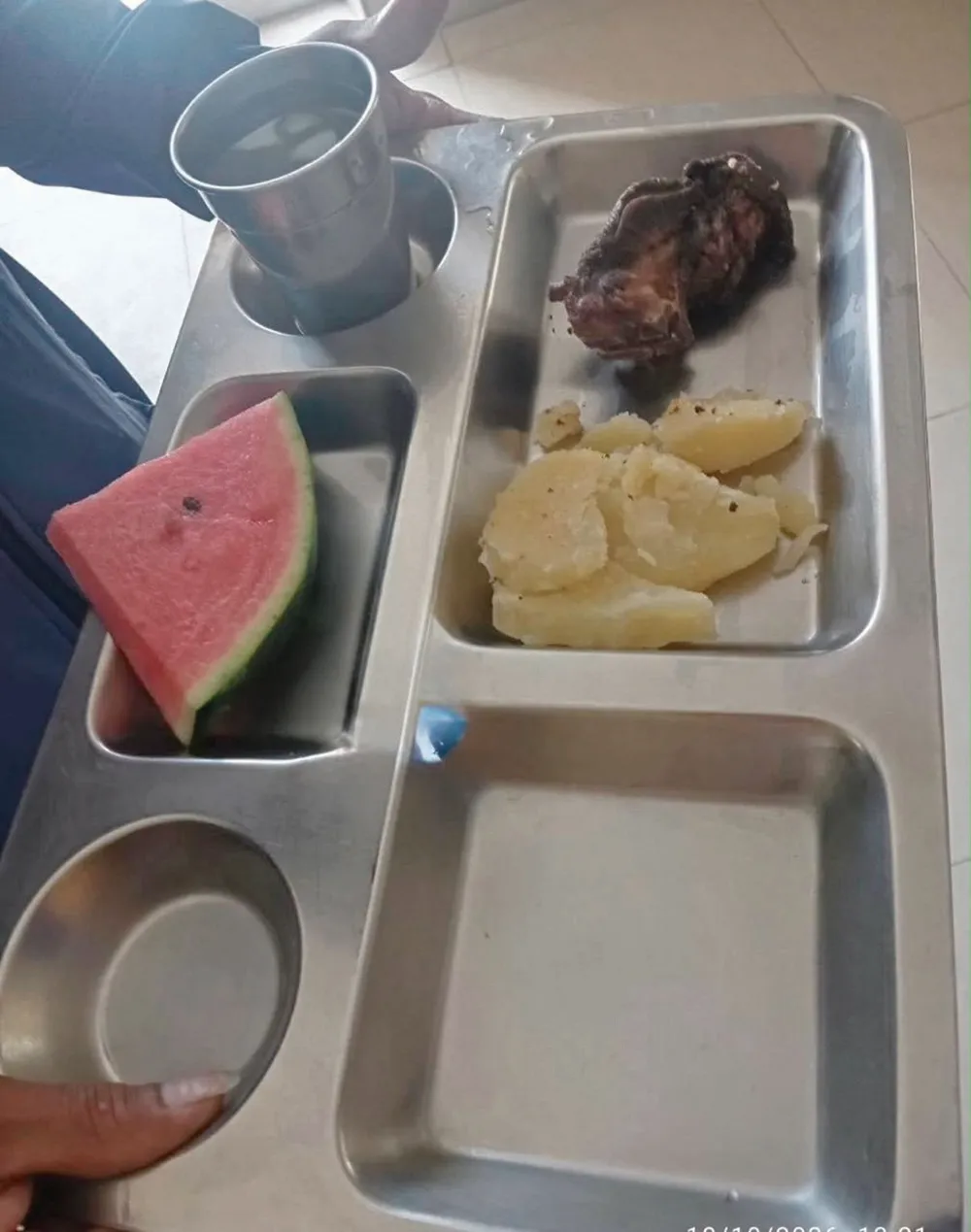 TRABAJADORES DE HOSPITAL DE JAUJA: DENUNCIAN DEFICIENTE ALIMENTACIÓN EN SUS GUARDIAS