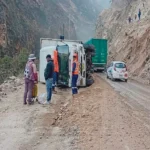 EN HUARIACA: CAMIÓN BLOQUEA CARRETERA CENTRAL